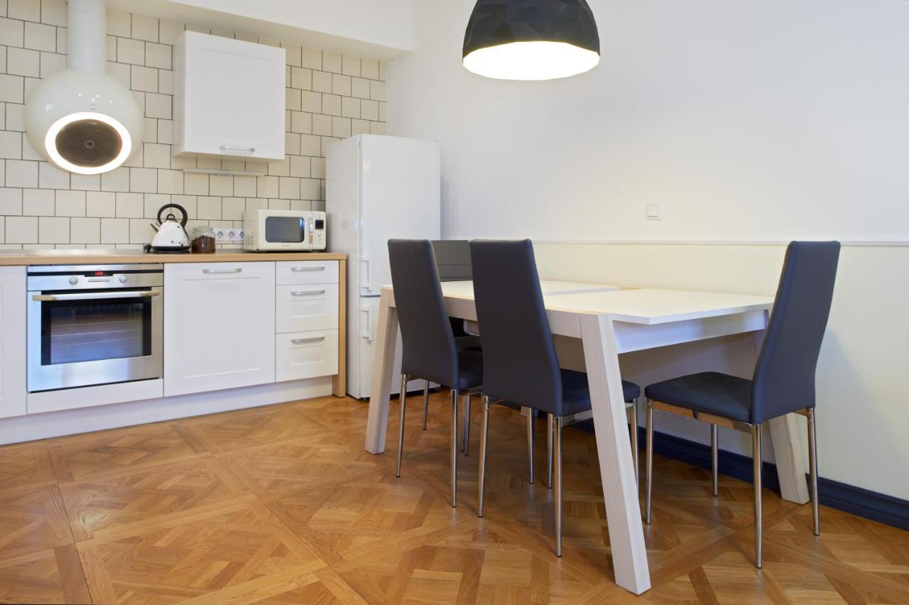Town Hall Apartments Вилнюс Екстериор снимка